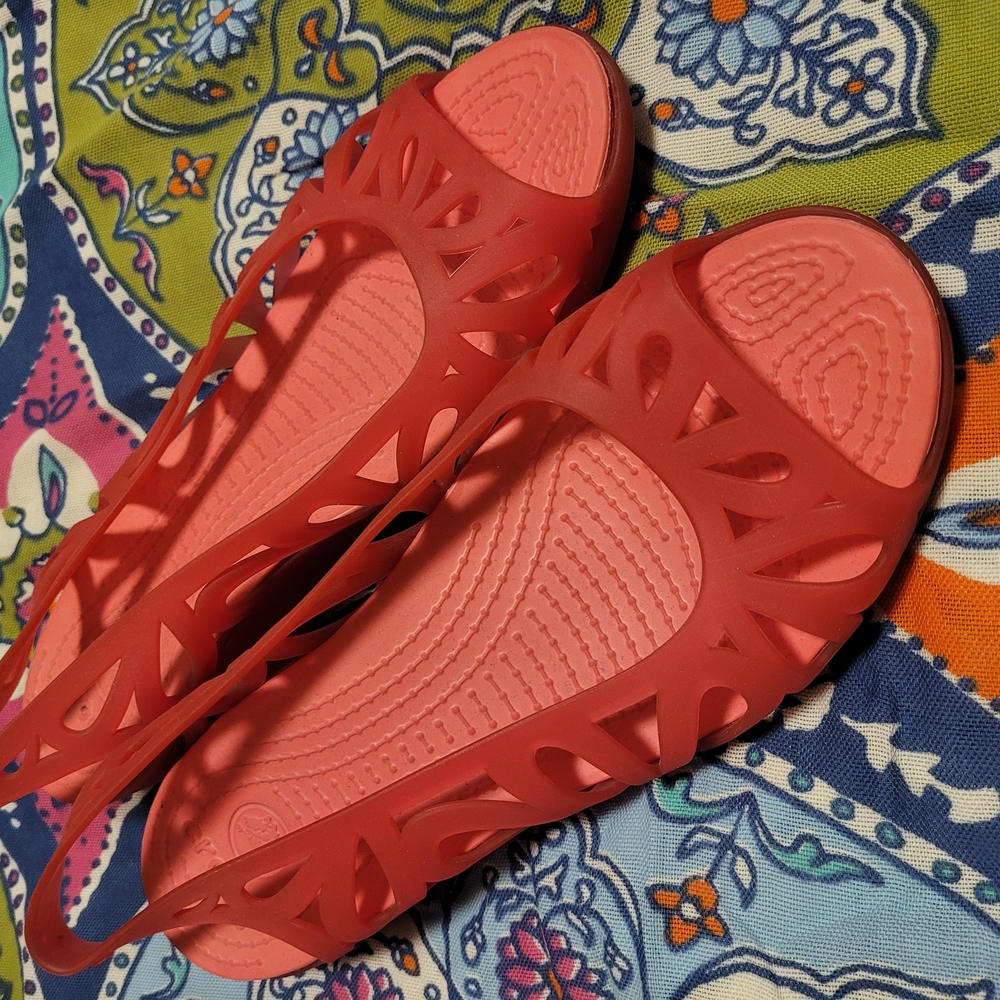 CROCS Pink Sandals with Perforated Design and Textured Grip